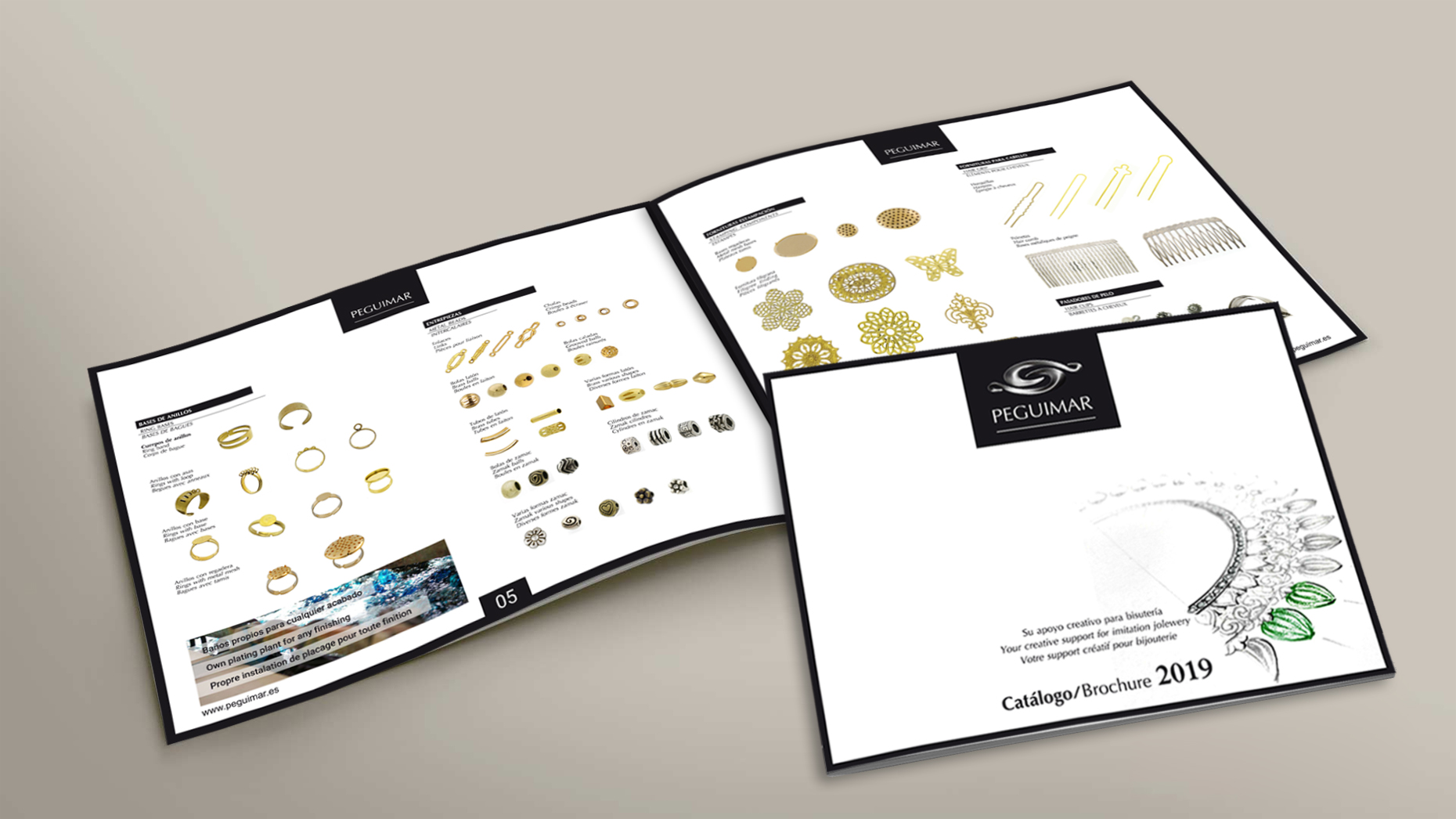Catalogo para piezas de bisutería de Peguimar. Agencia creativa diseño de catálogos en Valencia.