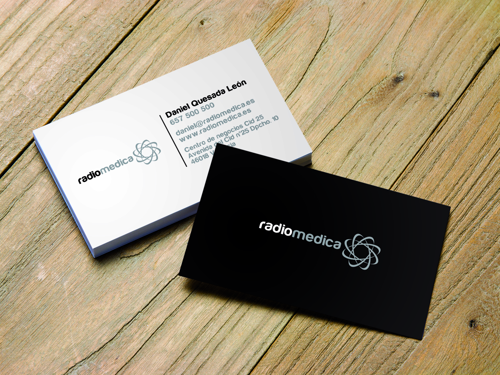 Catalogo para piezas de bisutería de Peguimar. Agencia creativa diseño de catálogos en Valencia.